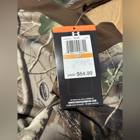Medium Under Armour Camo Hunting Shirt, Small but Fits Like Loose Medium - Picture 9 of 11